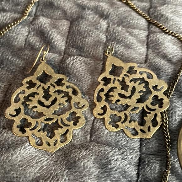 Necklace, bracelet and earrings set. Antiqued Gold boho style from Avon - Picture 3 of 5